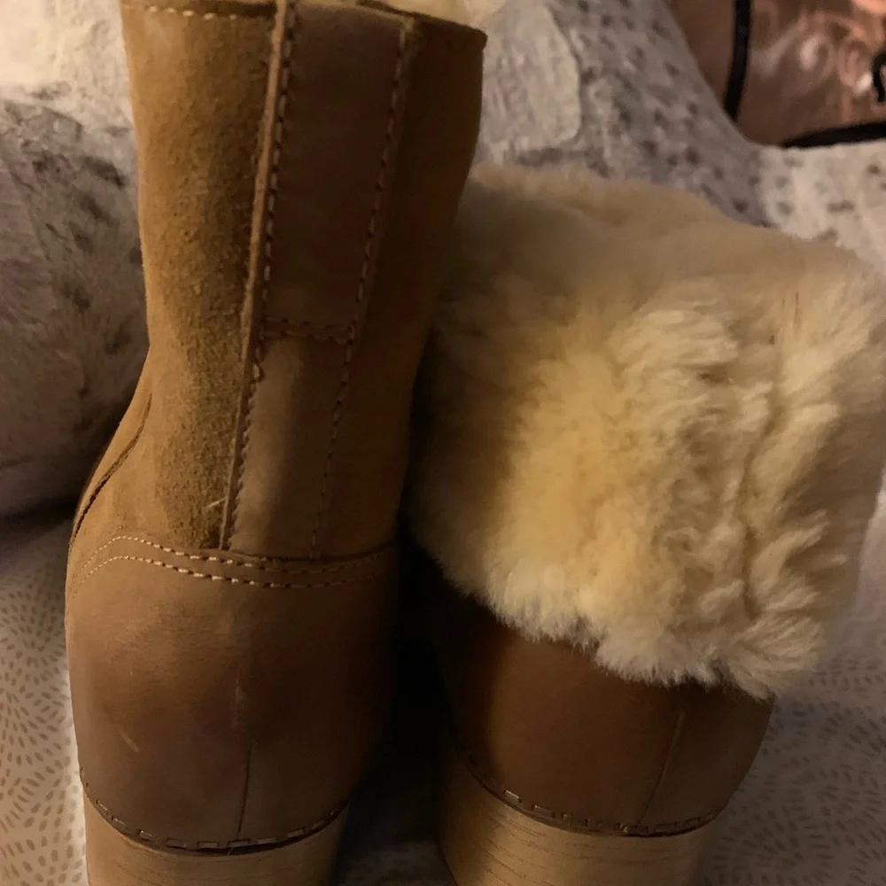 Dansko “Bettie” in Nubuck Honey, shearling linning. New in box - Picture 6 of 7